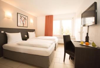 BIVIUS Hotel Restaurant Luxembourg allows 18 year olds to book a room