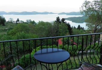 Guesthouse Mitsiopoulou has Balcony rooms