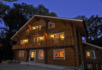 Appart H  tel Le Pin Sylvestre has Balcony rooms