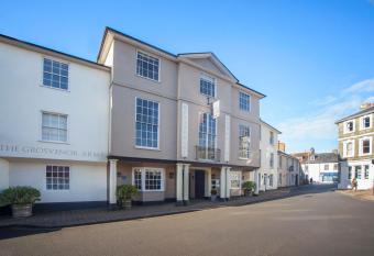 The Grosvenor Arms has Balcony rooms