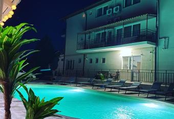 Vila Dedy allows 18 year olds to book a room