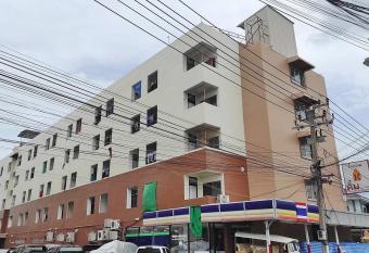 Kim Hotel At Bangplong has Balcony rooms