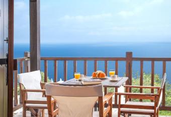 Tampakeika has Balcony rooms