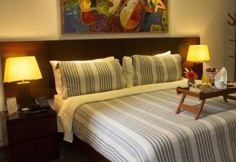 Bayview Hotel has rooms with a private hot tub