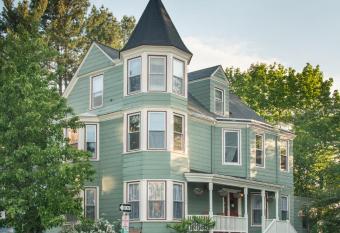 The Chadwick Bed & Breakfast has Balcony rooms