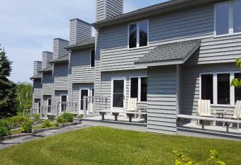 Evergreen Hill Condominiums has Balcony rooms