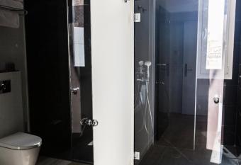 Hotel El Siglo allows 18 year olds to book a room