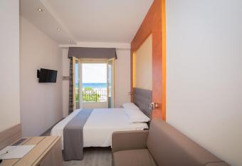 Hotel Gabbiano has Balcony rooms