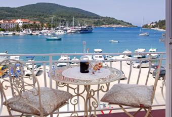 Sunshine Apartment Doda has Balcony rooms