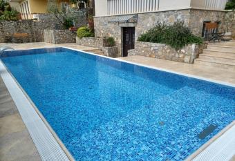 Abalone Hotel Dramalj has Balcony rooms