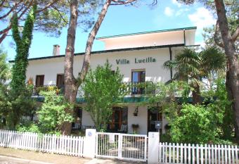 Villa Lucilla has Balcony rooms