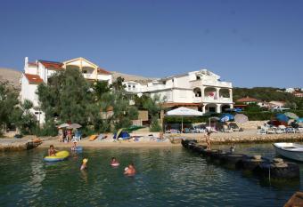 Guest House Frane allows 18 year olds to book a room