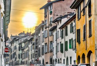 Belle Arti allows 18 year olds to book a room