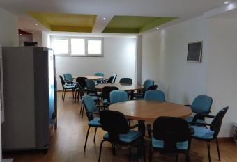 Pavia Ostello has Balcony rooms