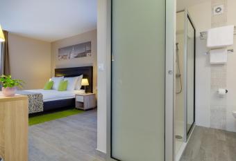 Hotel Pinija has Balcony rooms