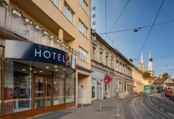 Hotel Jadran allows 18 year olds to book a room