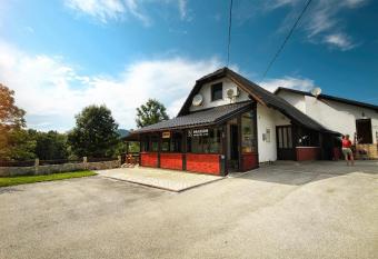 Guest House Spoljaric Sasa has Balcony rooms