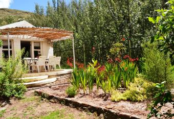 Woodlands Retreat has Balcony rooms