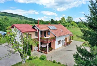 Guesthouse Ante Hodak has Balcony rooms
