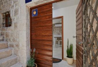 Villa Kudelik - Stone Story allows 18 year olds to book a room