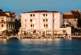 Hotel Vrilo - Adults Only has Balcony rooms