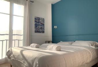 Disney, sunny comfortable 2 bedrooms family apartment, 8 pers, wifi, NETFLIX has Balcony rooms