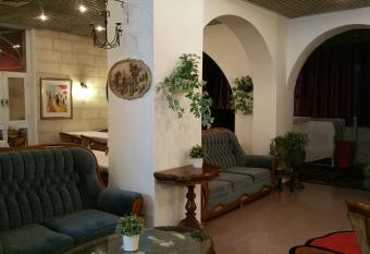 Zion Hotel allows 18 year olds to book a room