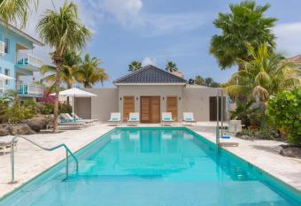 Dolphin Suites & Wellness Curacao has Balcony rooms