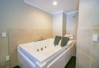 Aotea Motor Lodge has Balcony rooms