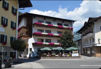 Gasthof Kirchenwirt has Balcony rooms