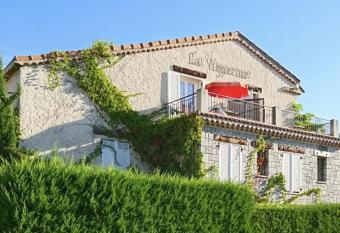 H  tel La Vigneraie has Balcony rooms