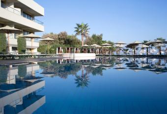 Thalassa Beach Resort & Spa (Adults Only) allows 18 year olds to book a room