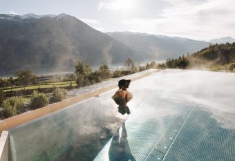 ASTER Boutique Hotel & Chalets has Balcony rooms