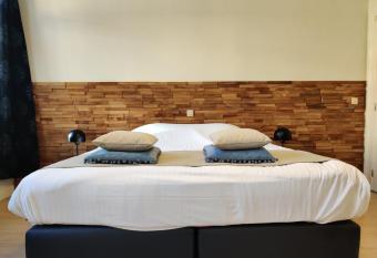 Gastenverblijf De Arend allows 18 year olds to book a room