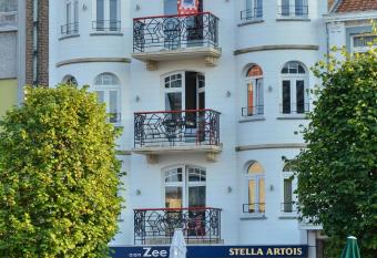 Hotel Aan Zee has Balcony rooms