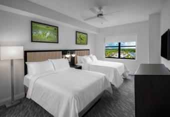The Grove Resort & Water Park Orlando has Balcony rooms