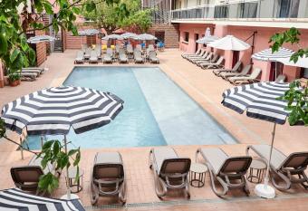 tent Lloret de Mar allows 18 year olds to book a room