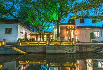 Tongli 1917 Best South Inn allows 18 year olds to book a room