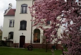 Villa Lidu  ka s restaurac   has Balcony rooms