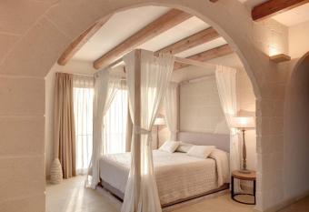 Le Scuderie - Castello Monaci has Balcony rooms