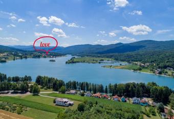 Apartment Sabljaci by the Lake has Balcony rooms