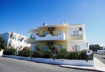 Yiannis Apartments has Balcony rooms