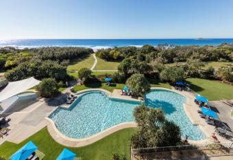 Ramada By Wyndham Marcoola Beach has Balcony rooms