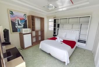 Pousada Oliveira allows 18 year olds to book a room