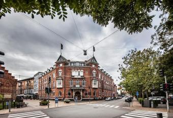 First Hotel Grand allows 18 year olds to book a room