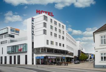Cabinn Aalborg allows 18 year olds to book a room