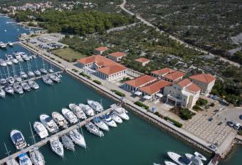 Apartment ACI Marina CRES has Balcony rooms