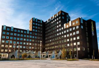 Wakeup Copenhagen - Carsten Niebuhrs Gade allows 18 year olds to book a room