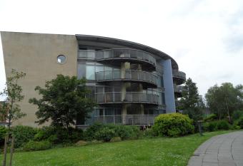 ApexlivingNE - Luxury Balcony Apartment, Double Bed, WIFI has Balcony rooms