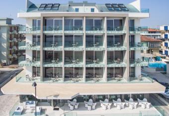 Hotel Savini has Balcony rooms